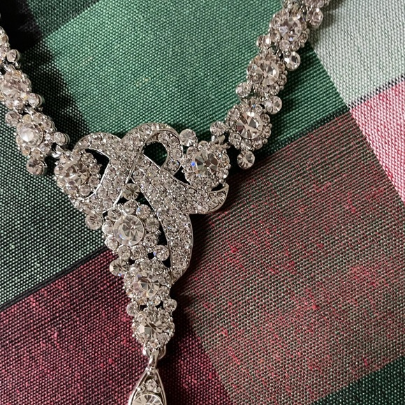 Artificial diamond full set with maang tika and earrings free size - Picture 5 of 5